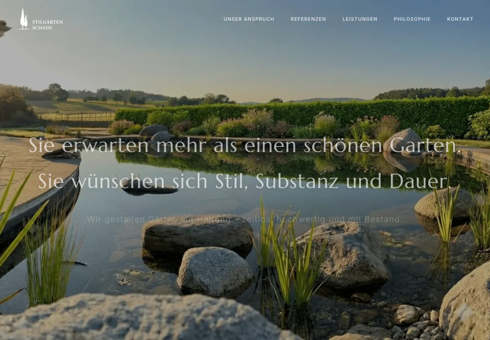 Website von StilGärten Schade mit einem gestalteten Naturteich